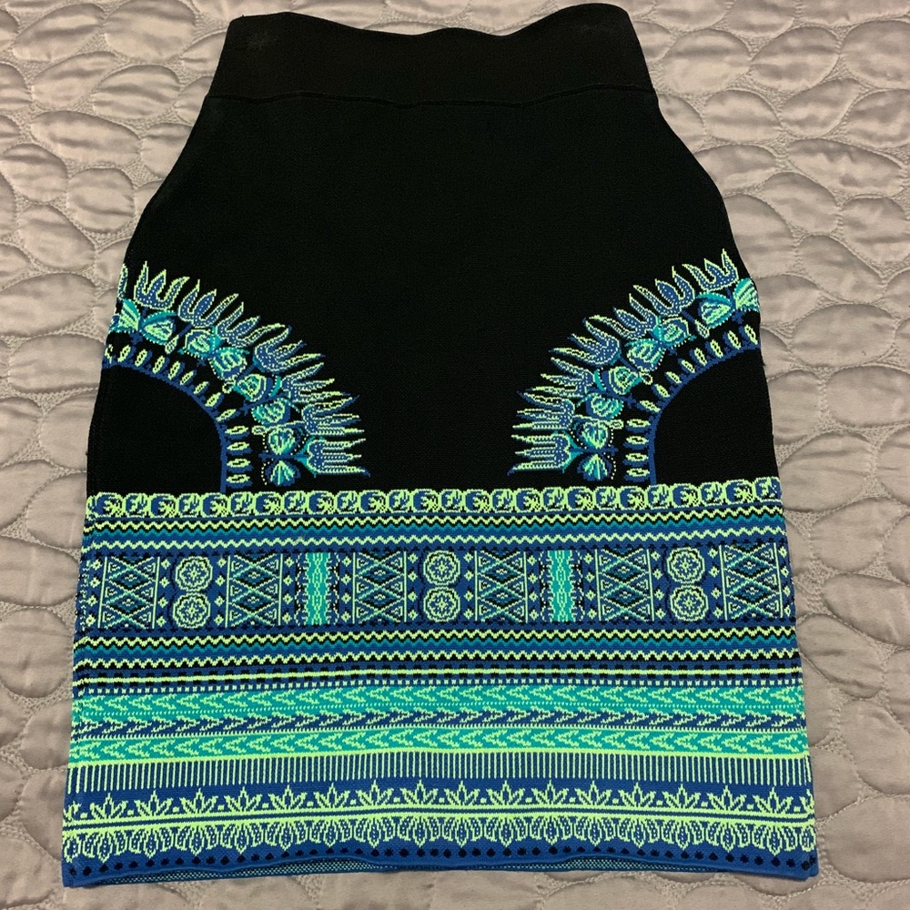 BCBG Maxazria bodycon print skirt!